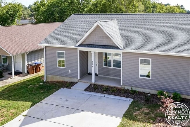 606-606 E Pine Ave in Wake Forest, NC - Building Photo - Building Photo