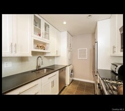 21 Hillside Terrace in White Plains, NY - Building Photo - Building Photo
