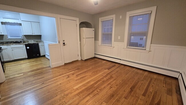 133 Phenix Ave in Cranston, RI - Building Photo - Building Photo