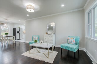 5007 Dogwood Dr in Warrenton, VA - Foto de edificio - Building Photo