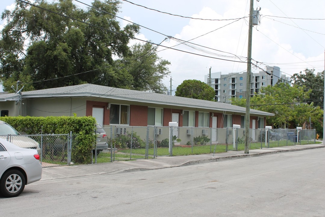 1190 NW 8th Ave in Miami, FL - Building Photo