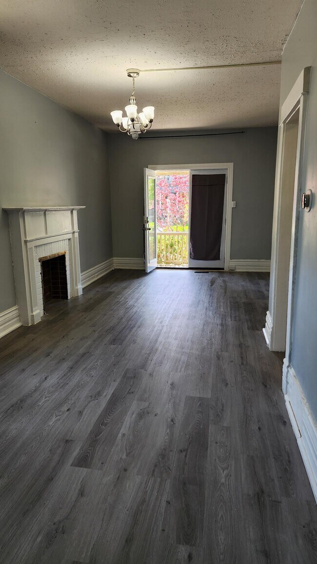 484 English St in London, ON - Building Photo - Building Photo