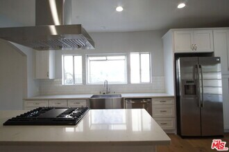 830 3rd Ave in Los Angeles, CA - Building Photo - Building Photo