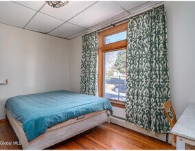 38 State St, Unit 1 in Saratoga Springs, NY - Building Photo - Building Photo