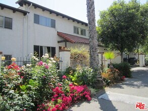 5275 Colodny Dr in Agoura Hills, CA - Building Photo - Building Photo