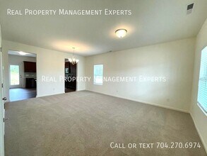 800 Alexander Commons Dr in Monroe, NC - Building Photo - Building Photo