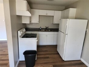 1471 US-52, Unit 8 in Pilot Mountain, NC - Building Photo - Building Photo