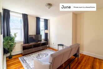 Private bedroom in 3 bed/1 bath Home in Boston, MA - Building Photo - Building Photo