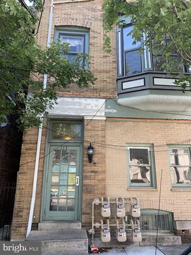 property at 113 N Queen St