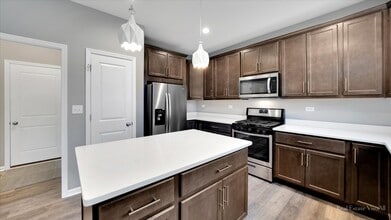 11632 Amberwood Dr in Hebron, IL - Building Photo - Building Photo