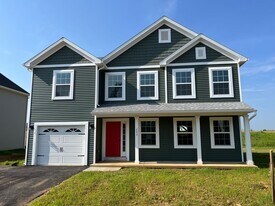 243 Woodridge Dr in Shippensburg, PA - Building Photo