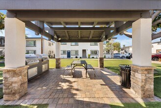 Pointe Pacific Apartment Homes in Westminster, CA - Building Photo - Building Photo