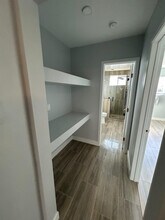 4660 Kester Ave, Unit 116 in Los Angeles, CA - Foto de edificio - Building Photo