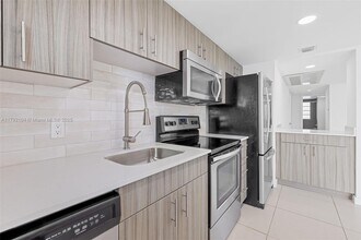 910 West Ave in Miami Beach, FL - Building Photo - Building Photo