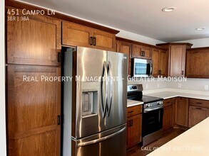 451 Campo Ln in Oregon, WI - Building Photo - Building Photo