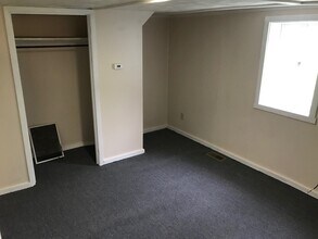 121 Washington W St in Athens, OH - Foto de edificio - Building Photo