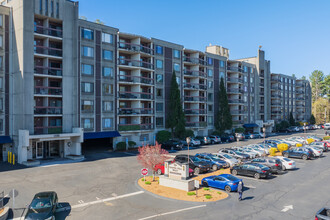 Chapel Hill West in Framingham, MA - Foto de edificio - Building Photo