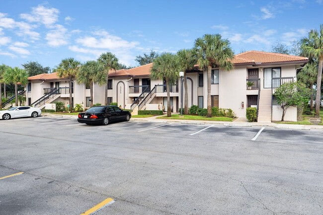 5200 E Club Cir, Unit 204 in Boca Raton, FL - Foto de edificio - Building Photo