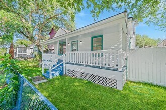 2823 Bernardo De Galvez Ave in Galveston, TX - Building Photo - Building Photo