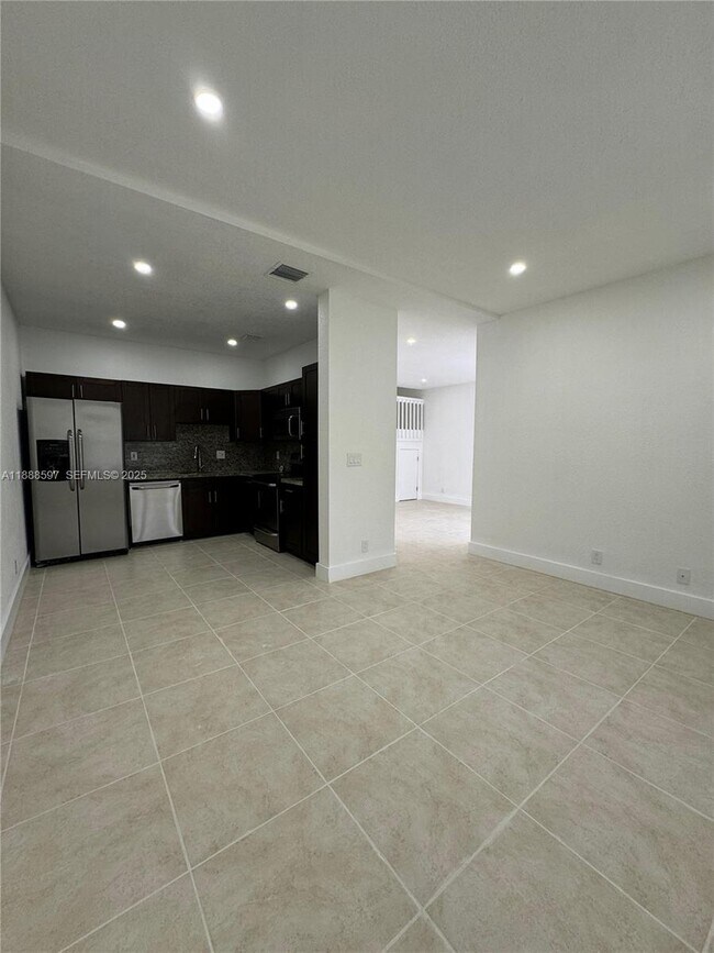 16820 SW 1st Manor in Pembroke Pines, FL - Building Photo - Building Photo