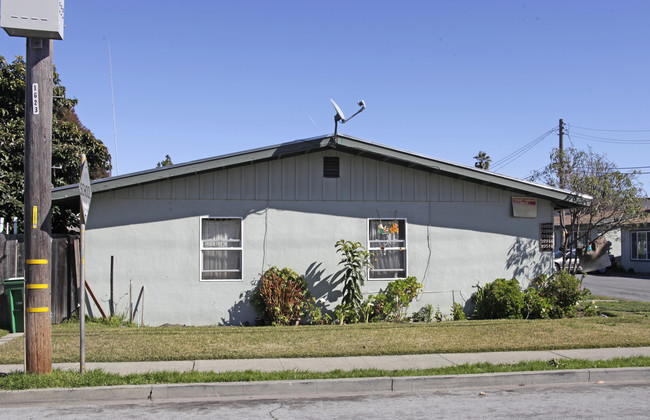 22344-22352 Laurel Ave in Hayward, CA - Foto de edificio - Building Photo