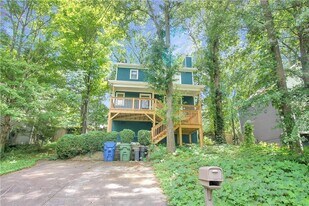 2666 W Main St NW in Atlanta, GA - Building Photo