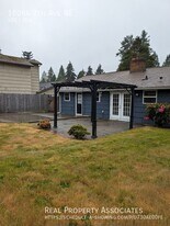 18064 7th Ave NE in Shoreline, WA - Building Photo