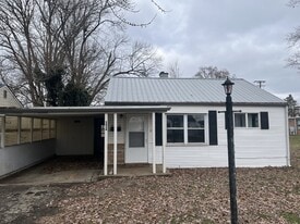 2424 Van Buren Ave in Springfield, OH - Building Photo