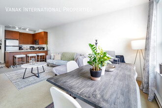 5788 Sidley St in Burnaby, BC - Building Photo - Building Photo