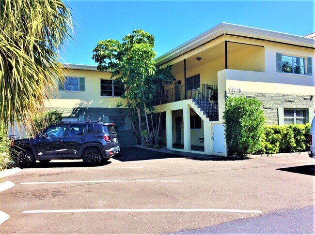 12175 3rd St E in Treasure Island, FL - Building Photo - Building Photo