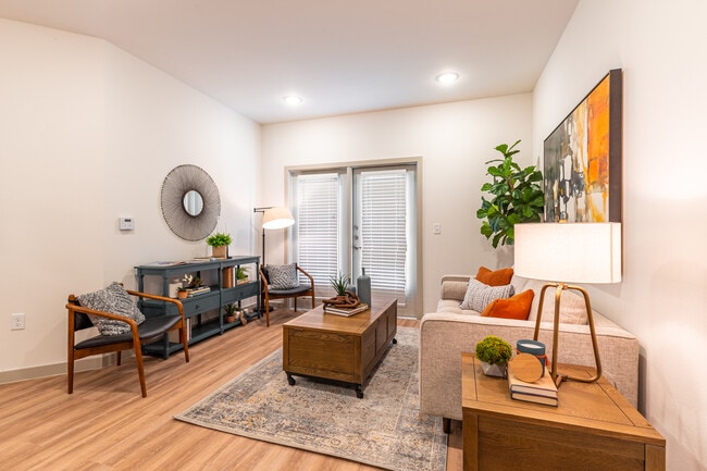 Luxia Grand Prairie