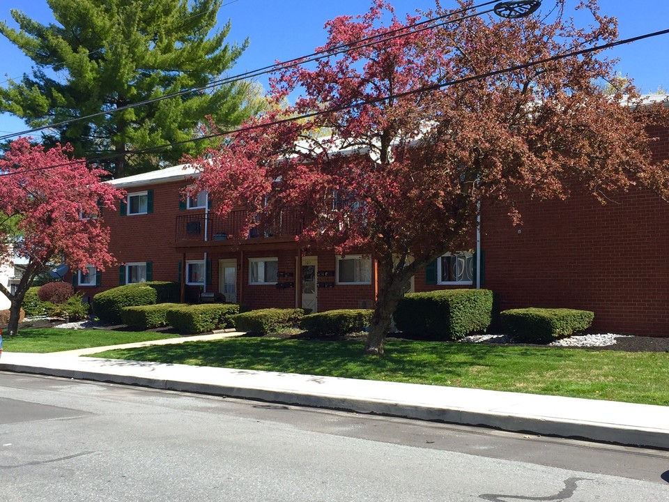 Forest View Apartments in Emmaus, PA - Building Photo