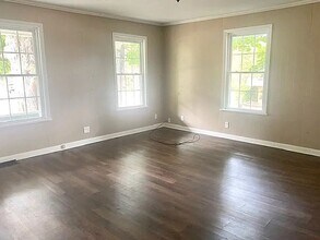 802 S Peoria Ave in Dixon, IL - Building Photo - Building Photo