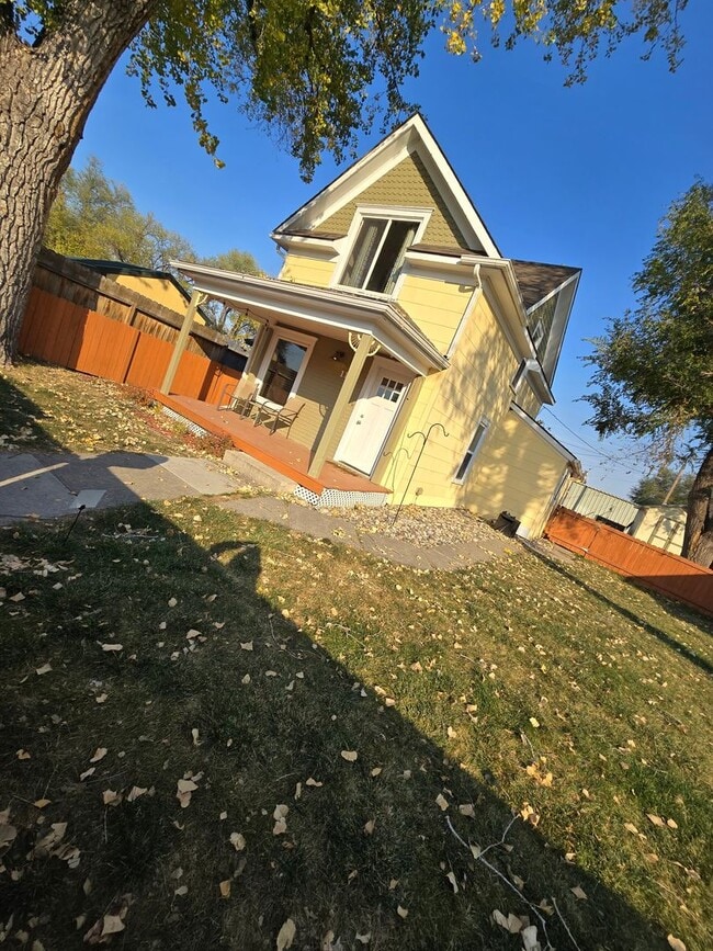 property at 1147 N Gould St