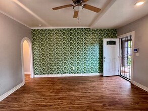 1151 E 15th St in Long Beach, CA - Foto de edificio - Building Photo