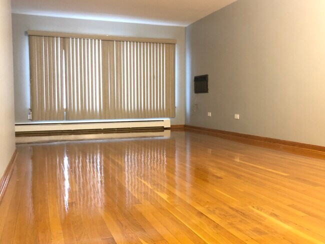 7732 W Addison St in Chicago, IL - Building Photo - Building Photo