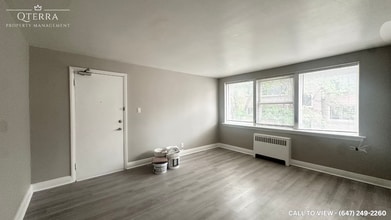 1007 Adelaide St N in London, ON - Building Photo - Building Photo