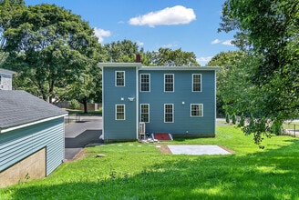 87 School St in Hanover, MA - Building Photo - Building Photo