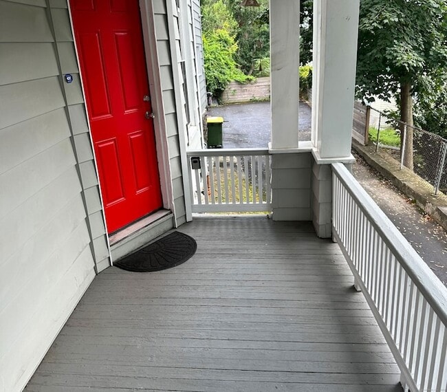 14 Eastwood Ave in Waterbury, CT - Building Photo - Building Photo