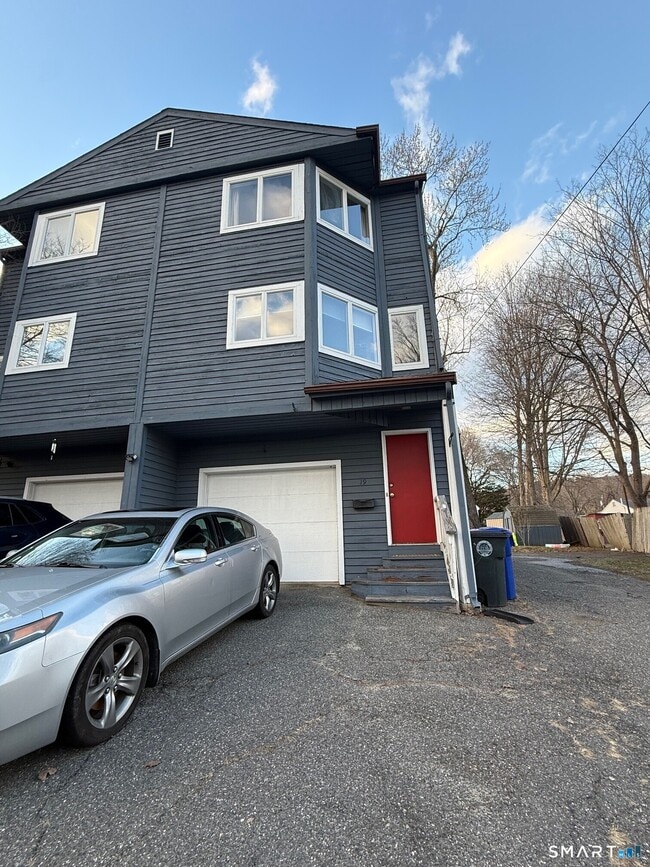 19 Wadhams Ave in Torrington, CT - Building Photo - Building Photo