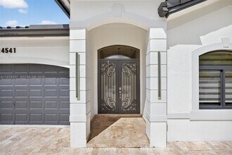 14541 SW 16th St in Miami, FL - Building Photo - Building Photo