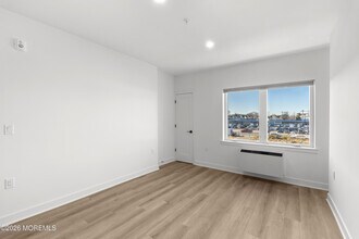 180 Morris Ave in Long Branch, NJ - Building Photo - Building Photo