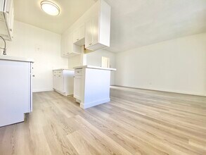 21 Thornton Ave in Los Angeles, CA - Building Photo - Building Photo