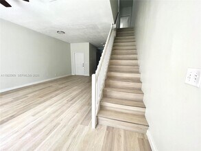 1816 Salerno Cir in Weston, FL - Foto de edificio - Building Photo