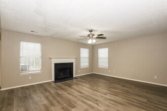 2365 Brookgate Way in Ellenwood, GA - Foto de edificio - Building Photo