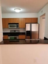 2890 N Oakland Forest Dr, Unit 111 in Oakland Park, FL - Building Photo - Building Photo