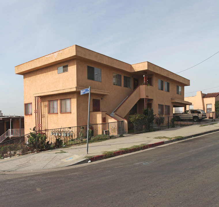 1040 Figueroa Ter in Los Angeles, CA - Foto de edificio