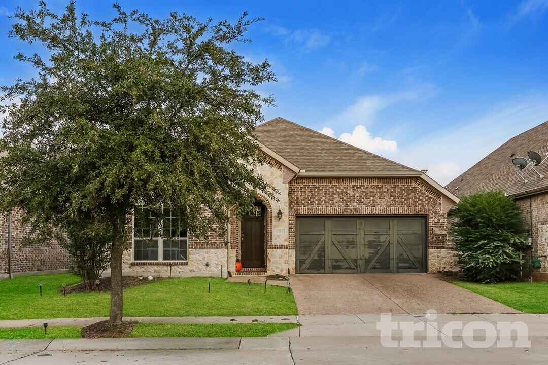 401 Winehart St in The Colony, TX - Building Photo