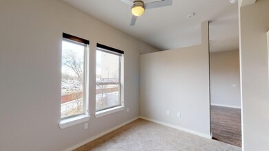 1500 N Haskell Ave., Unit 2007 in Dallas, TX - Building Photo - Building Photo