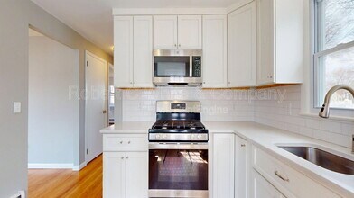 161 Mona Terrace in Fairfield, CT - Building Photo - Building Photo